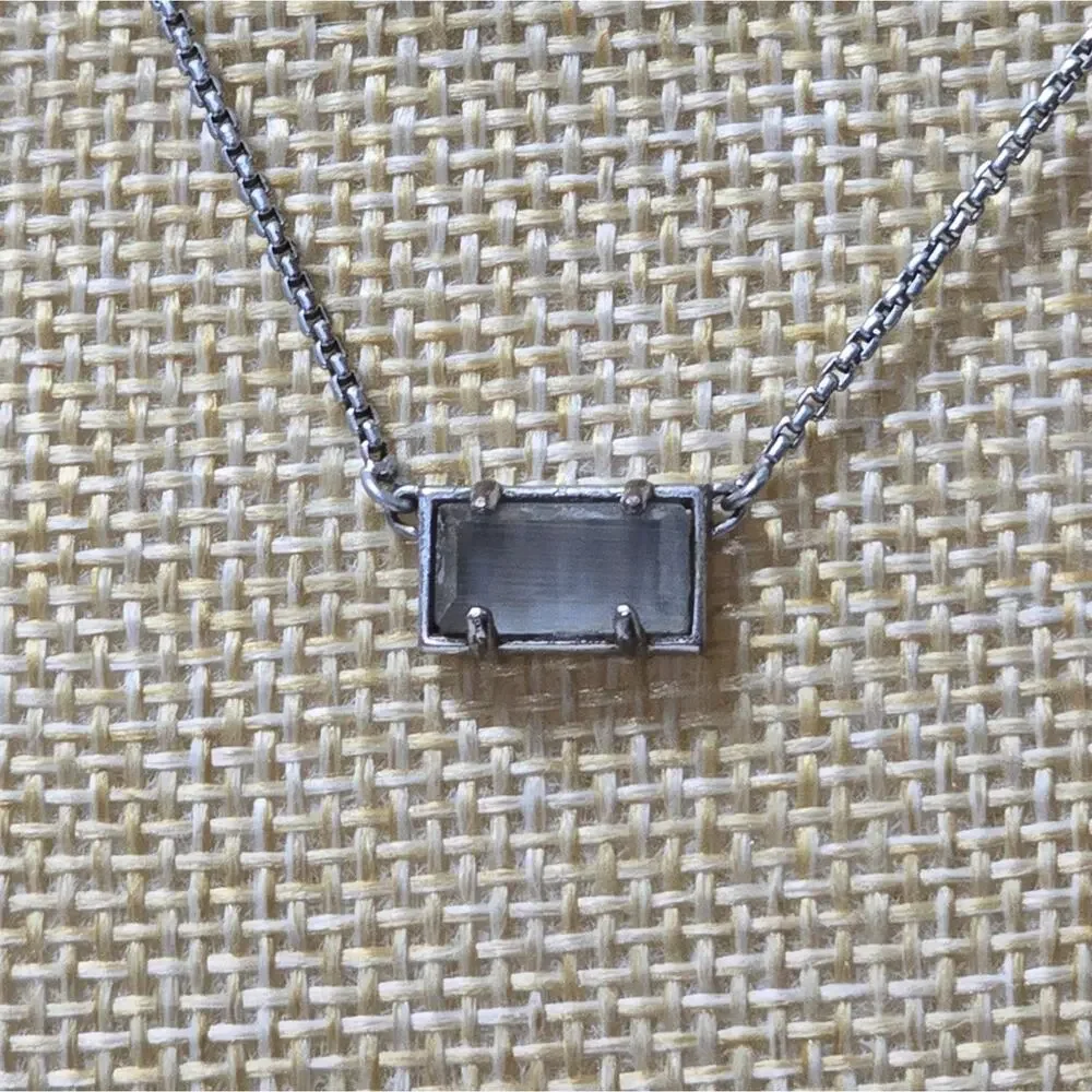 Kendra Scott Silver and Slate Grey Cats Eye Necklace - Picture 1 of 5